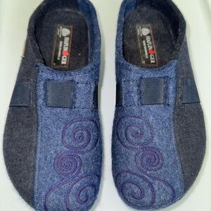 Haflinger women’s Blue and Gray Slip-On Shoes with Swirl Design size 8-8.5